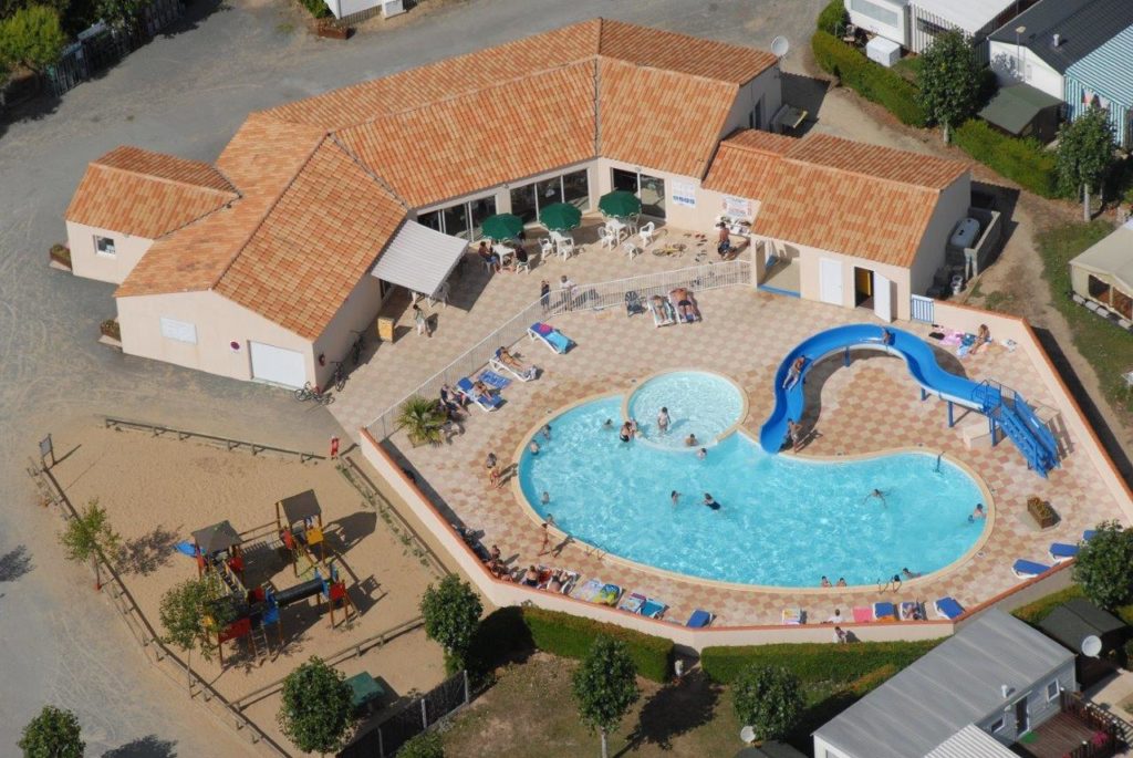 Camping familial pour les enfants avec piscine St Hilaire de Riez